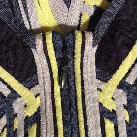 Hervé Léger in blue combo with neon accent - Picture 11 of 13